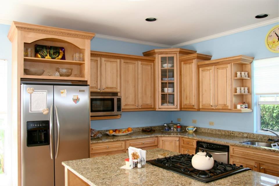 Pinder kitchen — island detail with fluted pilasters